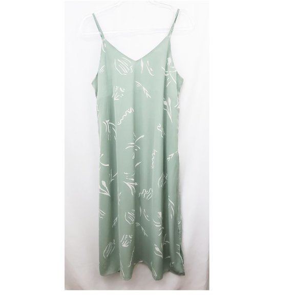 boutique Dresses & Skirts - BOUTIQUE Sage Green Abstract Sketch Midi Dress EUC